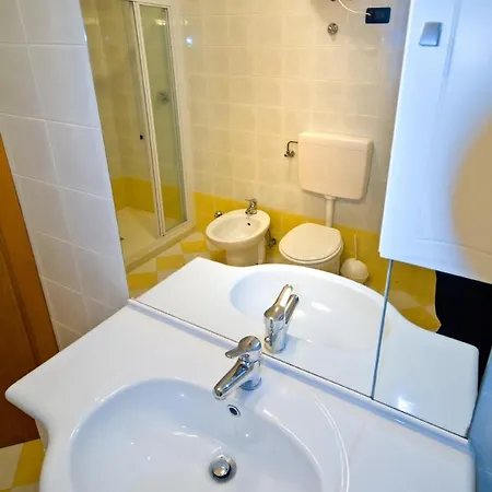 Condominio Bristol Apartamento *