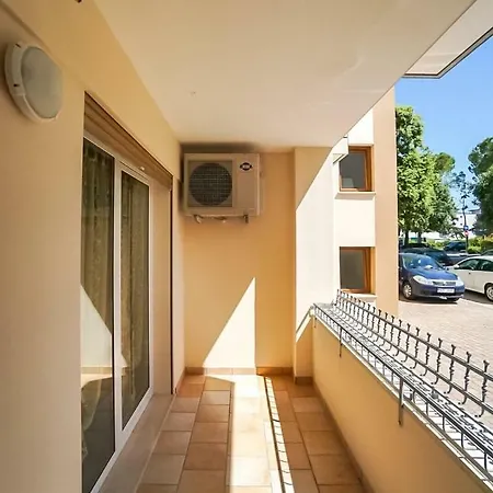 Condominio Bristol Apartamento *